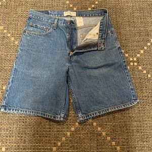 Men’s Levi Jean shorts. 32 waist
